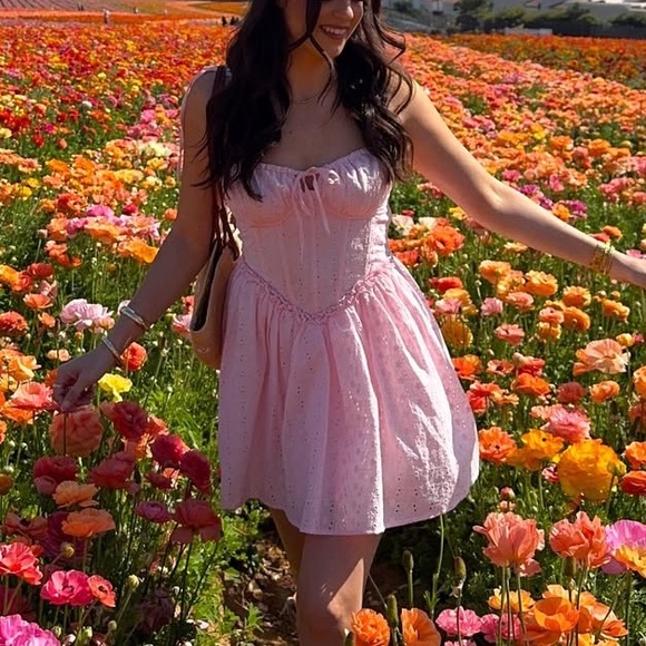 WINDSOR EYELET DRESS - Picture 2 of 13